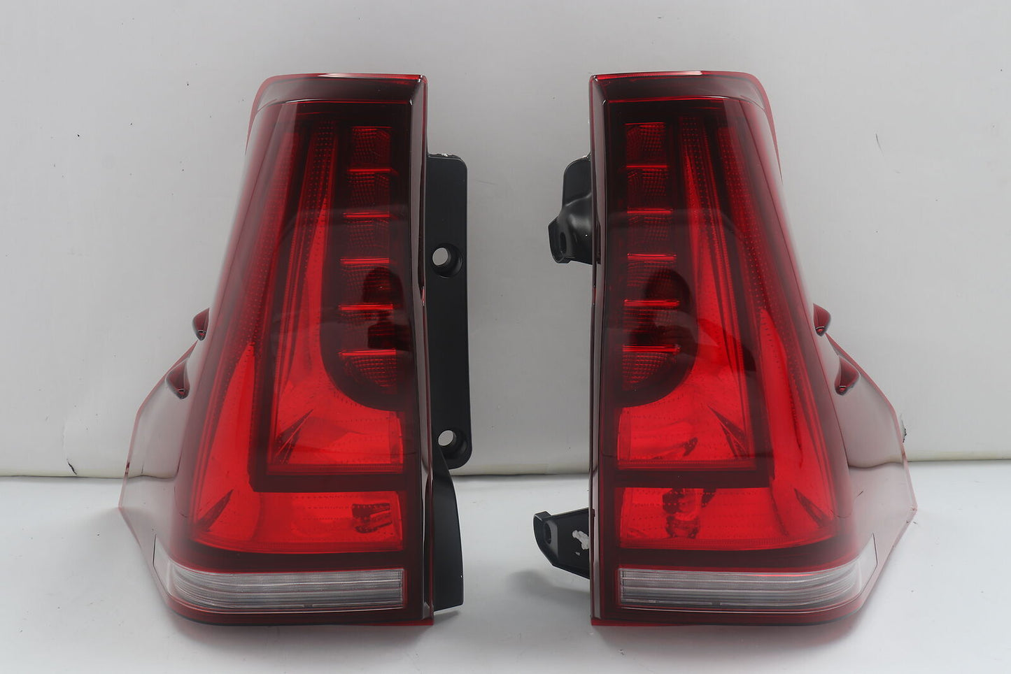 Sequential LED taillights and rear turn signals for Lexus GX460 2014-2022