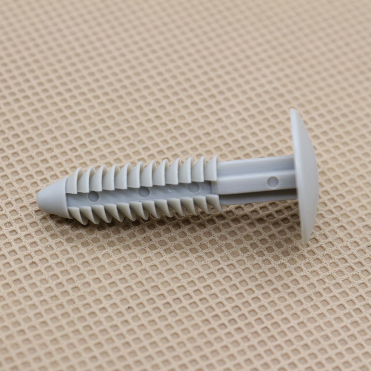 New 25Pcs Wheel Opening Moulding Clips Gray for Ford W705955-S300