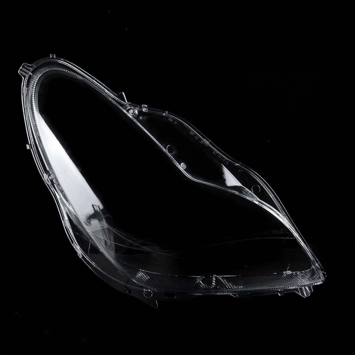 The right headlight lens cover is suitable for the for Mercedes-Benz W219 CLS-Class. (06-11)