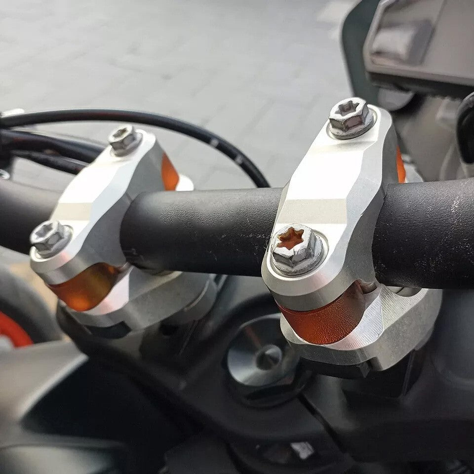 Handlebar Riser 28MM Clamp Extend Adapter For 690 Duke 790 ADV 1290 Super ADV