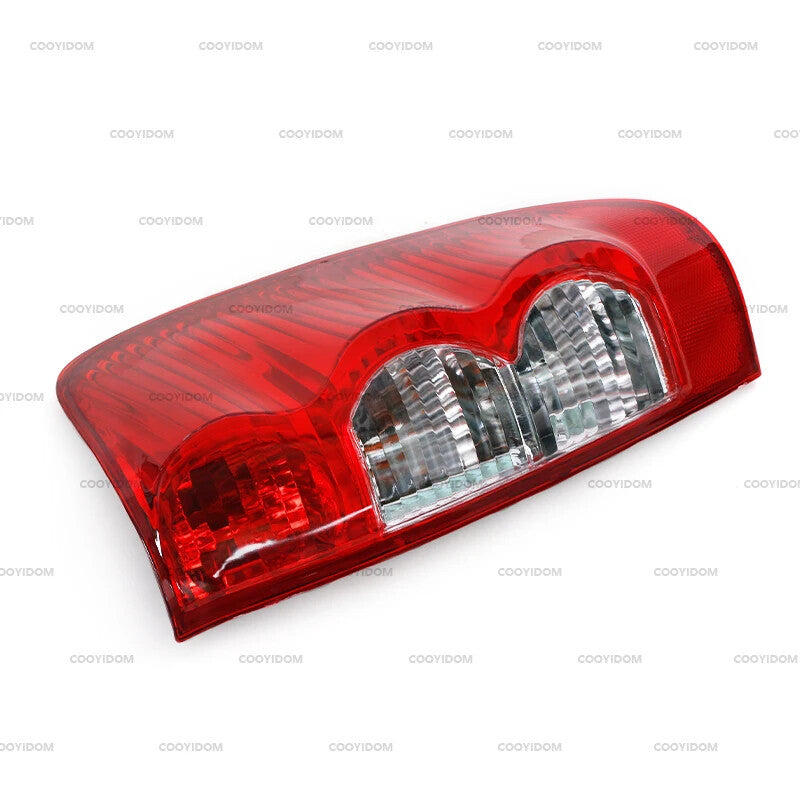 The left-side O/S taillight is suitable for Great Wall Steed V200 and V240 models from 2012 to 2015.