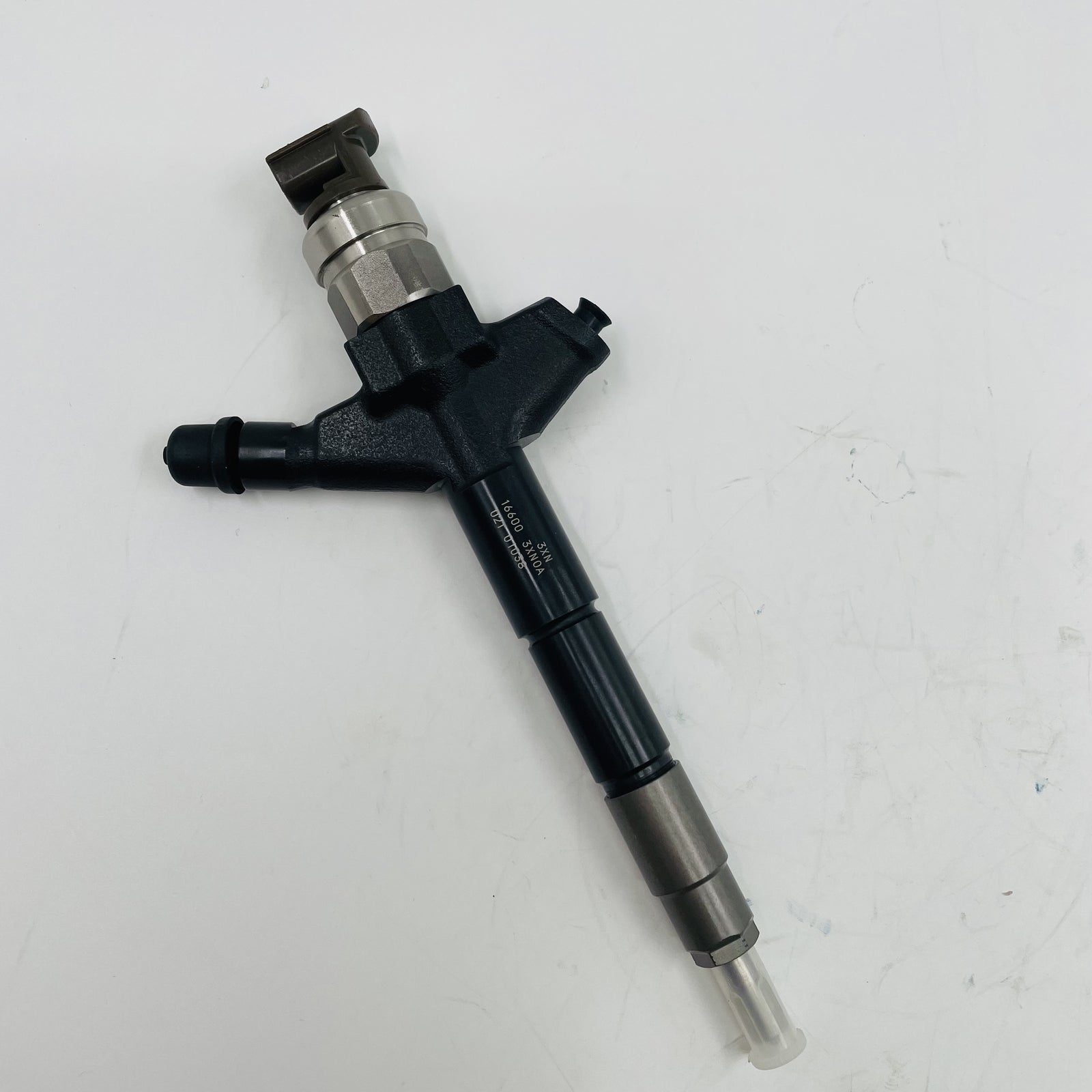 Common Rail Fuel Injector 295050-1060 16600-3XN0A for NISSAN NAVARA PATHFINDER