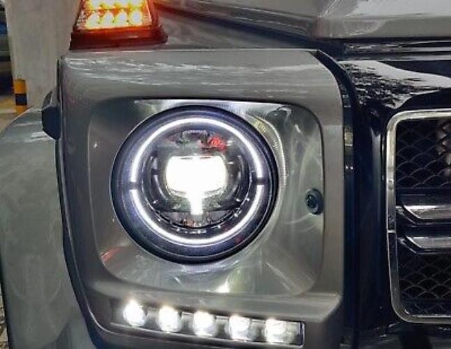Pair of black headlights for Mercedes-Benz G-Class W464 style dynamic LED G500 W463