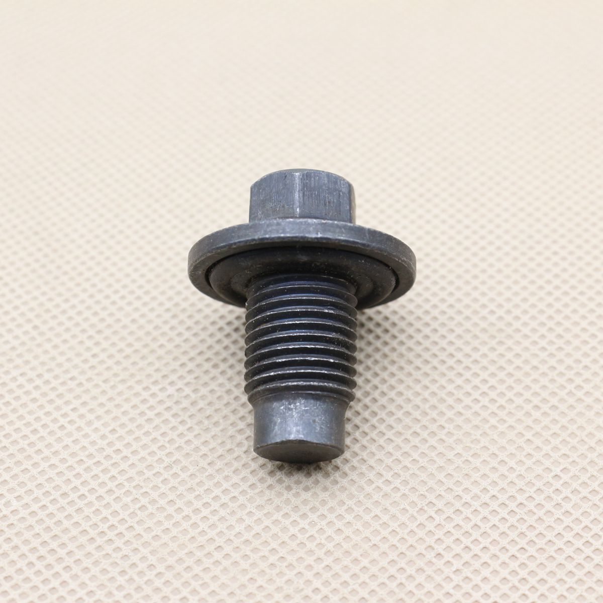 Engine oil pan pump drain plug 97JM-6730-BA is suitable for Ford Focus Mondeo S-Max C-Max.