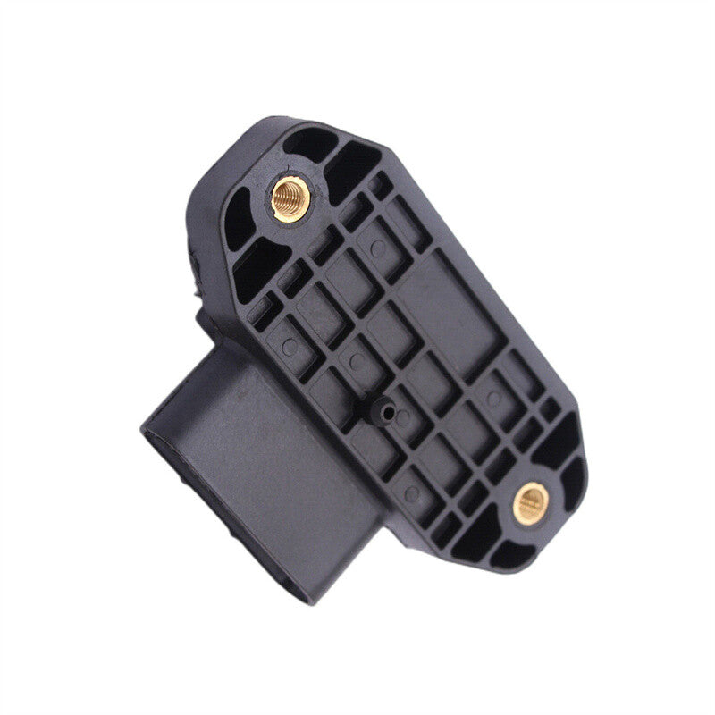 Module-controlled traction relay trailer brake for Chevrolet for GMC for Sierra and for Cadillac for Escalade