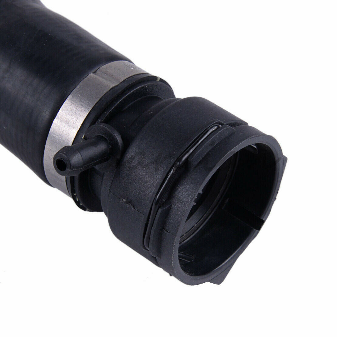 1-Piece Water Pipe Radiator Hose 17127531768 Suitable for BMW E90 E91 E92 E93 E82 E88 E84 X1