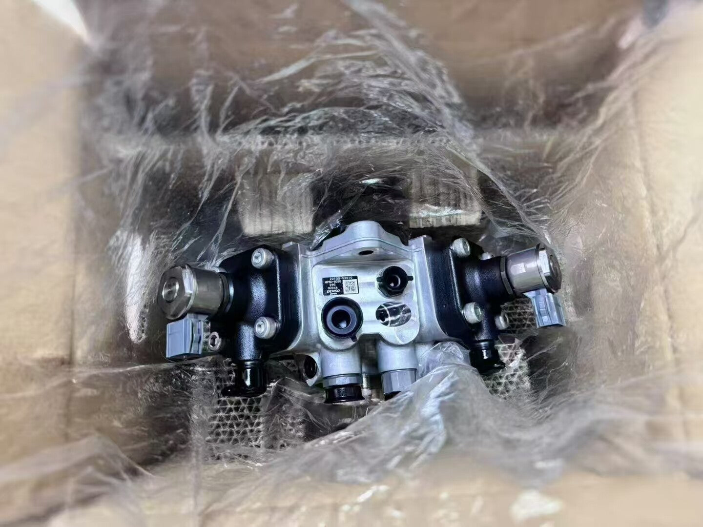 Gen-uine for Toyota PUMP ASSY SUPPLY 22100-52010