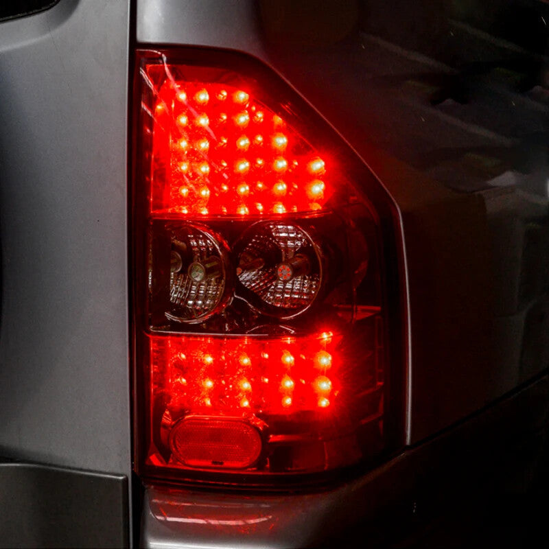 2Pcs LED Rear Tail light Smoke for Mitsubishi pajero montero V73 V77 1999-2006