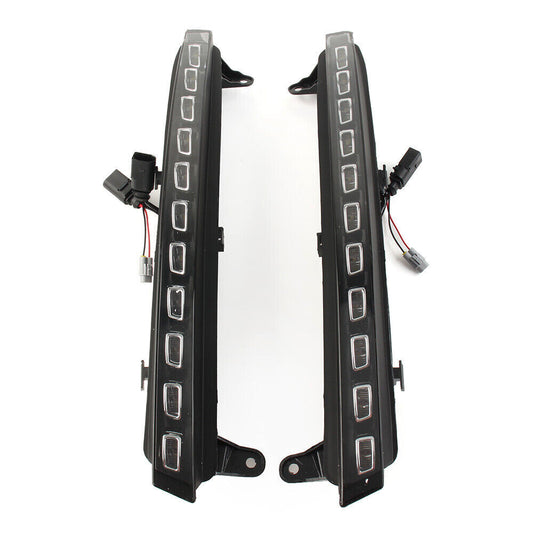 A pair of 22 LED daytime running lights (DRL) and fog lights with turn signals are suitable for Audi Q7 models manufactured between July 7th and 9th.