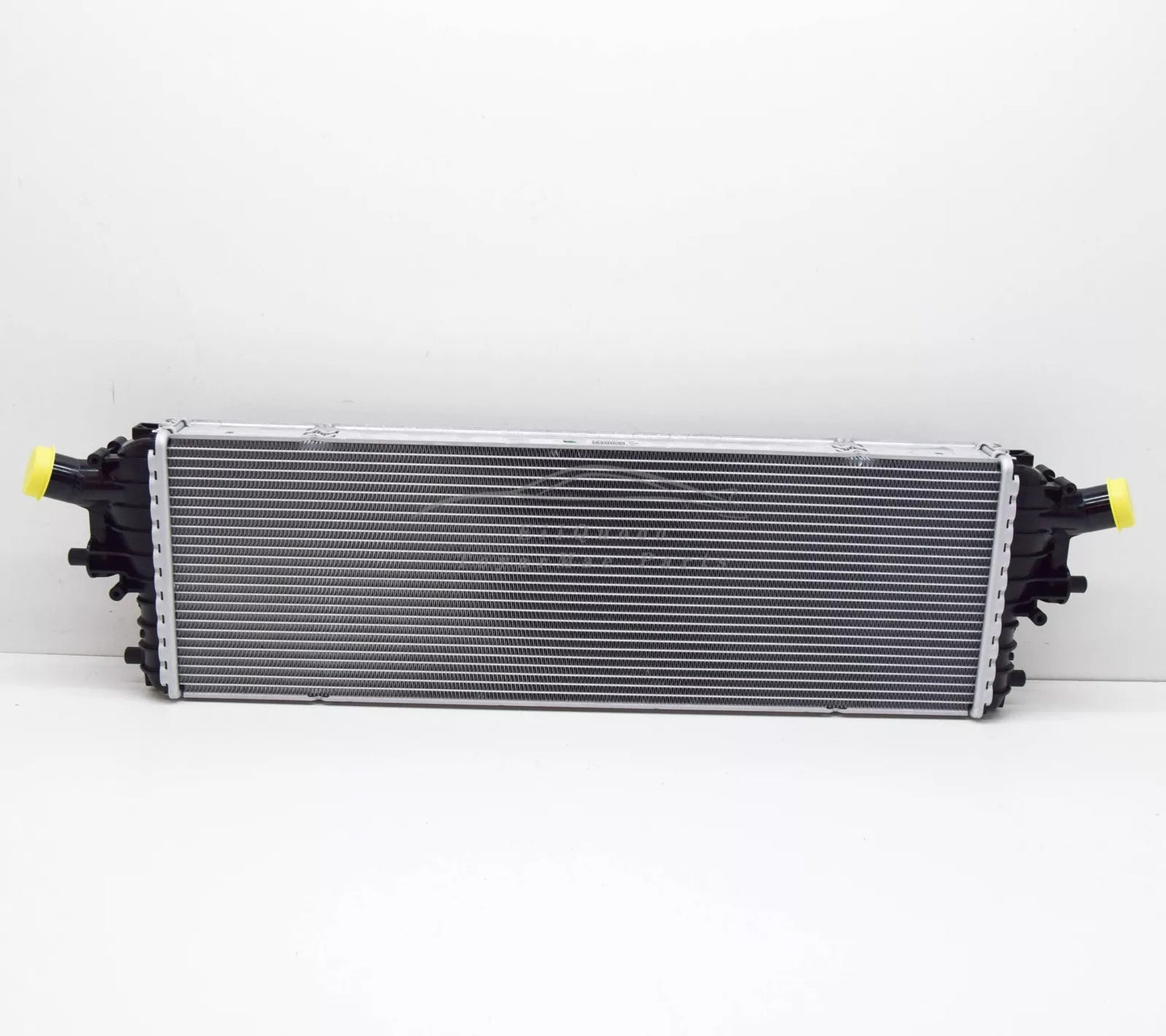 New for AUDI R8 4S Center Engine Cooler For Coolant 4S0121254B